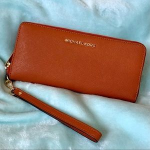Michael Kors Leather Continental Wristlet Wallet Texas Longhorns